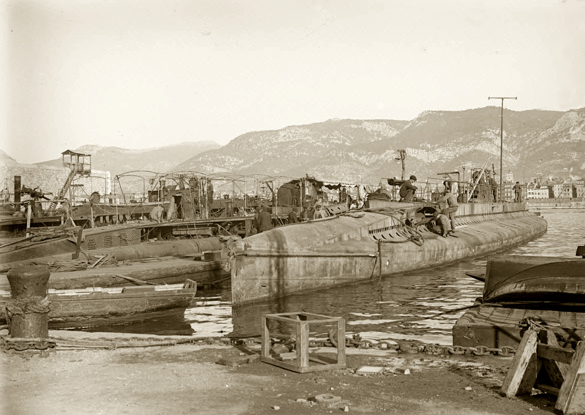 DUPUY-DE-LÔME – Sous-marin de haute-mer – SPA 41 E xxxx – .jpg