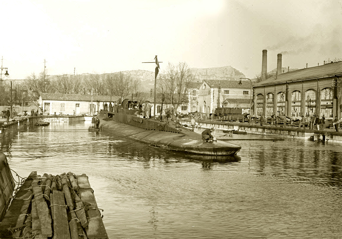 DUPUY-DE-LÔME – Sous-marin de haute-mer – SPA 41 E 2262 – .jpg