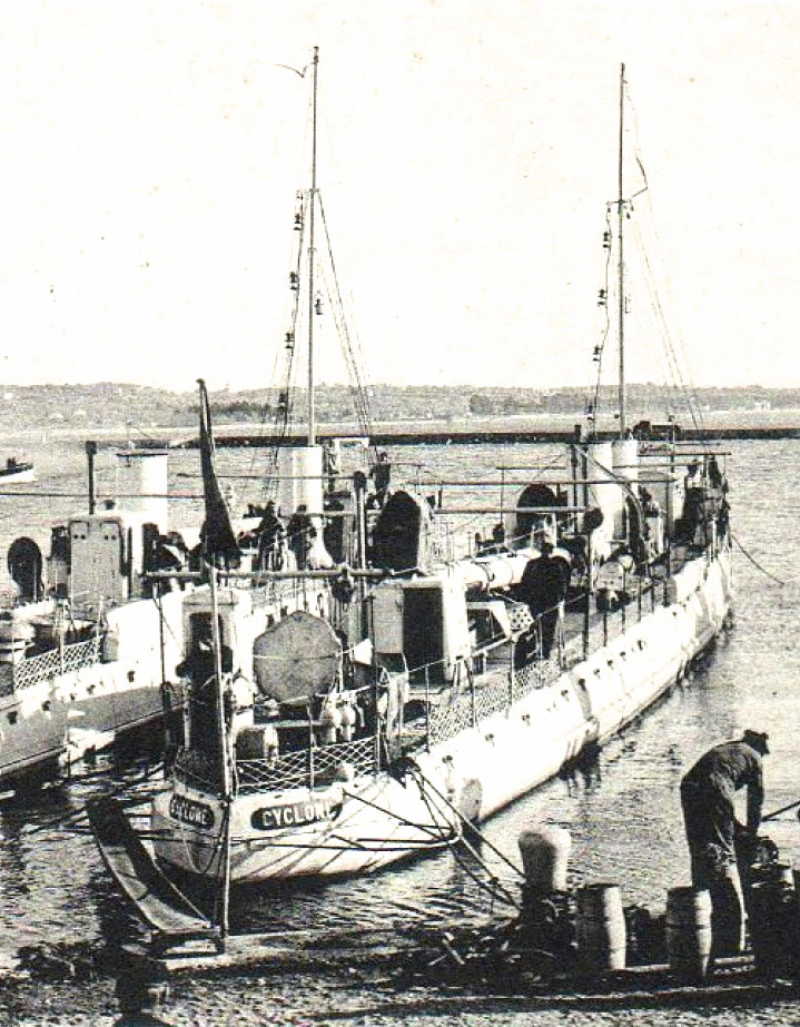 CYCLONE – Torpilleur de haute mer – III ² – .jpg
