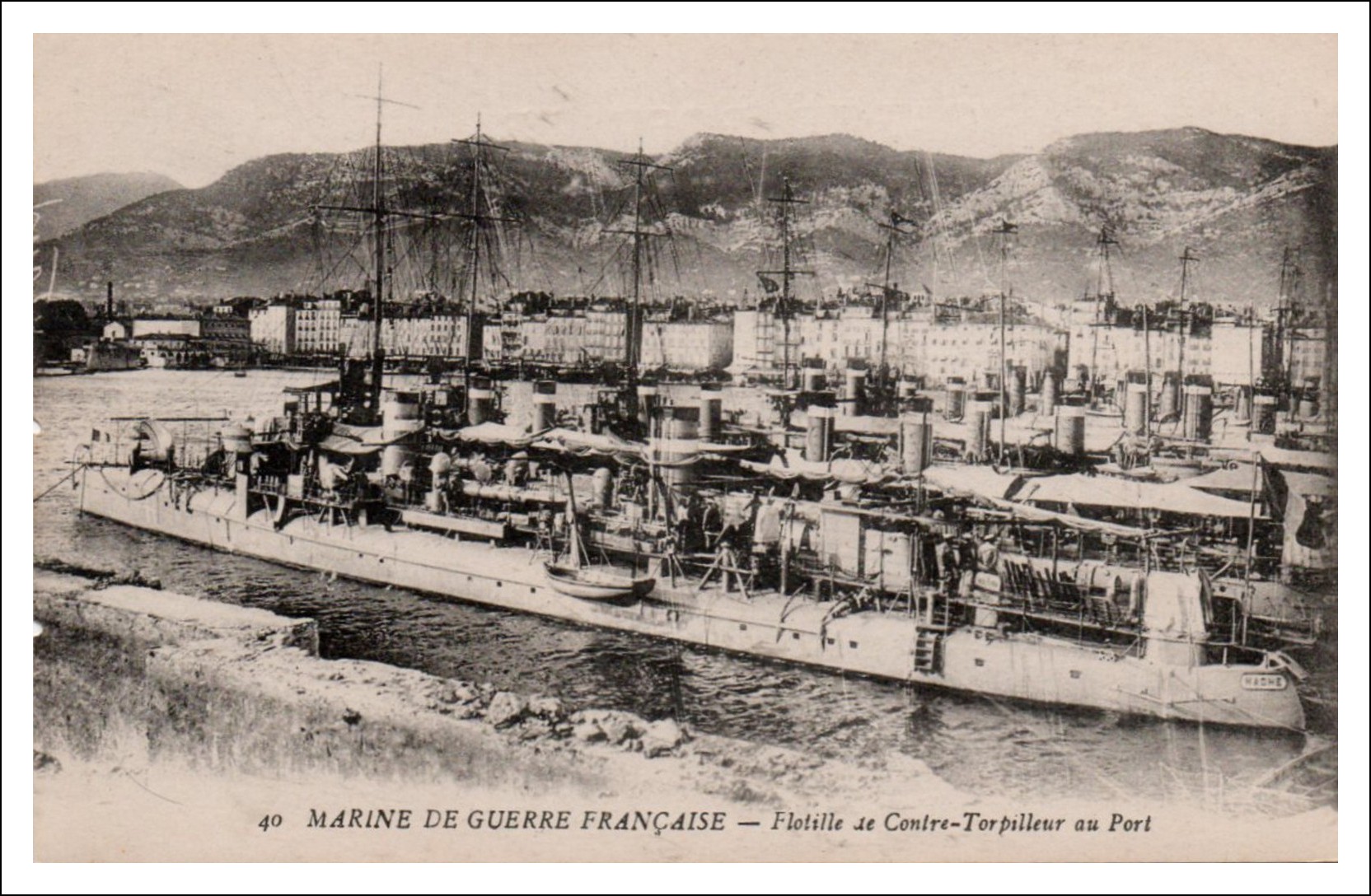 HACHE Contre torpilleur.jpg