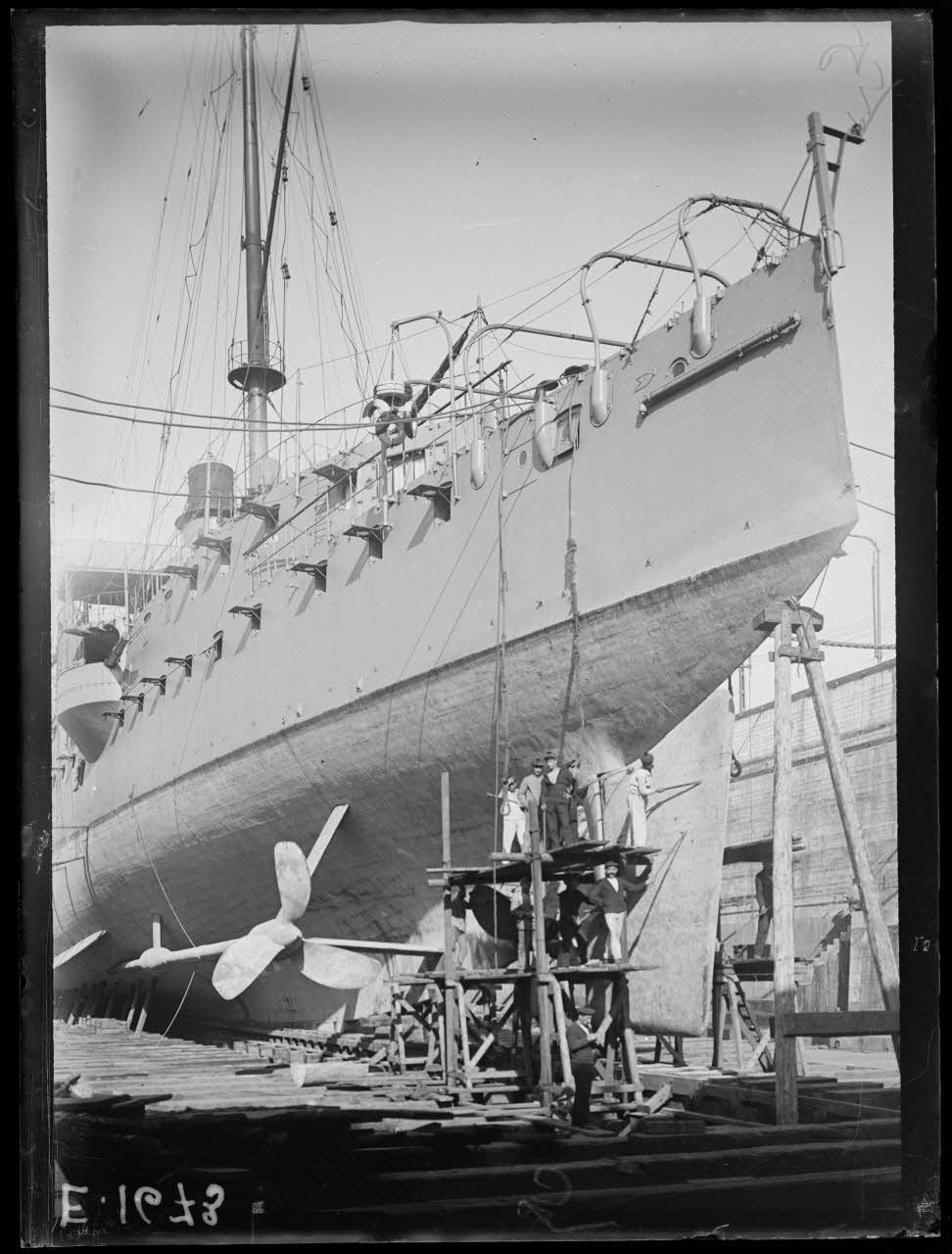 JURIEN DE LA GRAVIERE - Croiseur (ImagesDéfense)