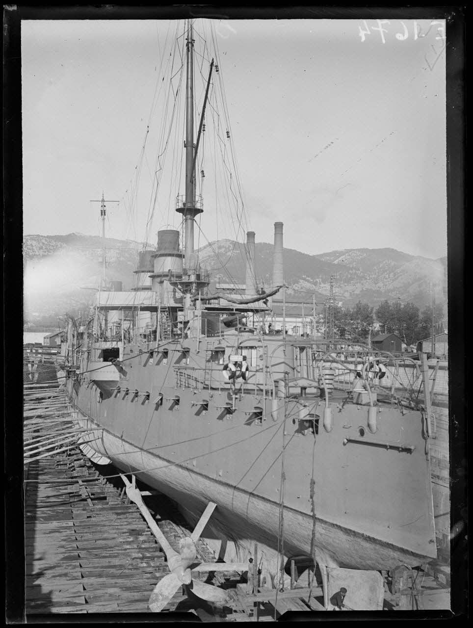 JURIEN DE LA GRAVIERE - Croiseur (ImagesDéfense)
