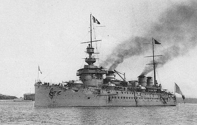 Croiseur cuirassé VICTOR HUGO