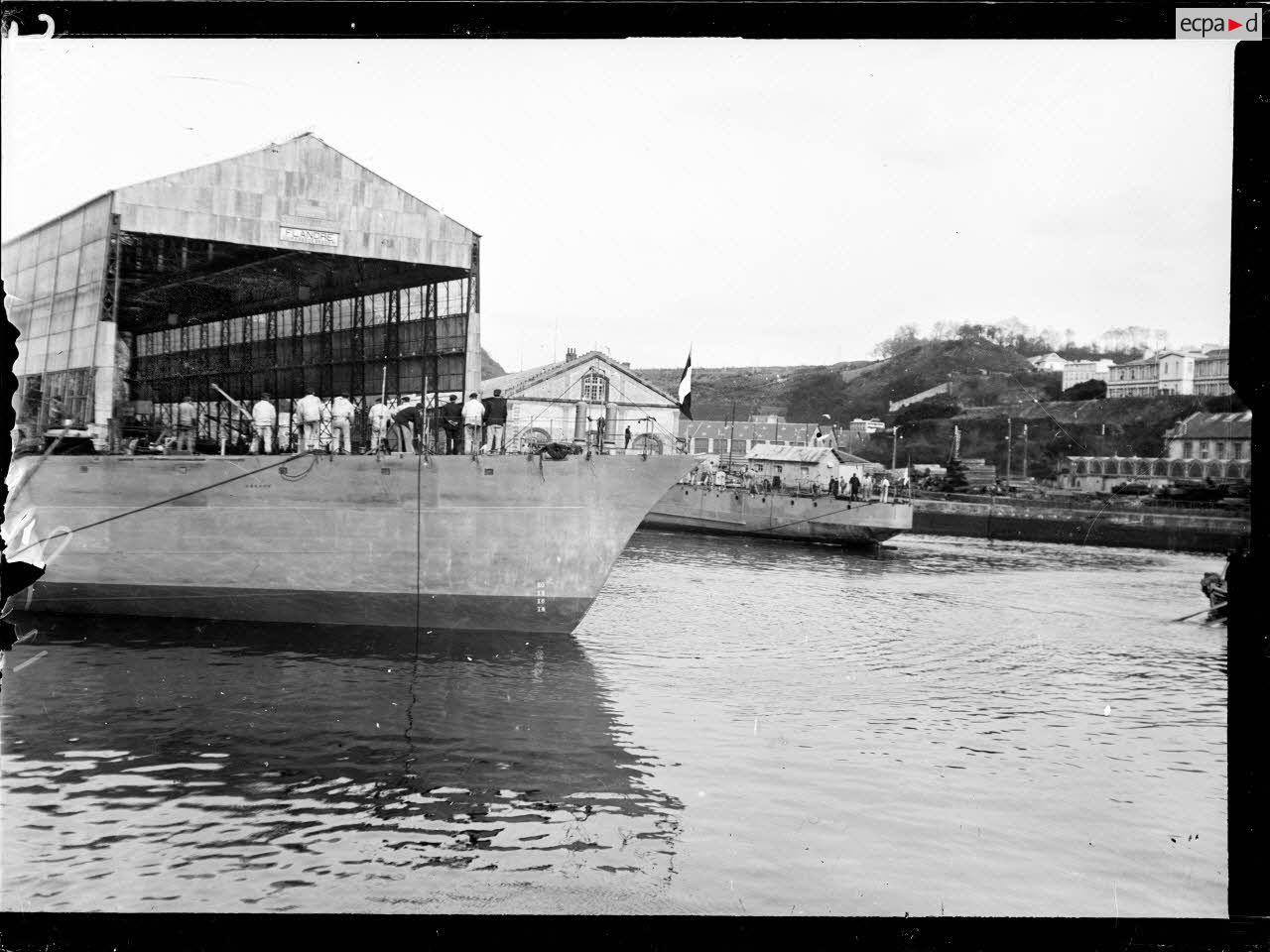 Dragueur canonnière ARDENT - 1916 - Images Défense