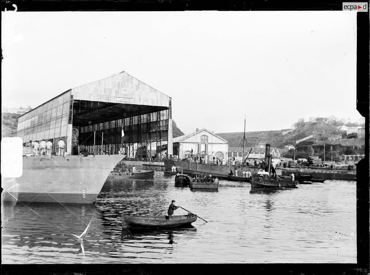 Dragueur canonnière ARDENT - 1916 - Images Défense