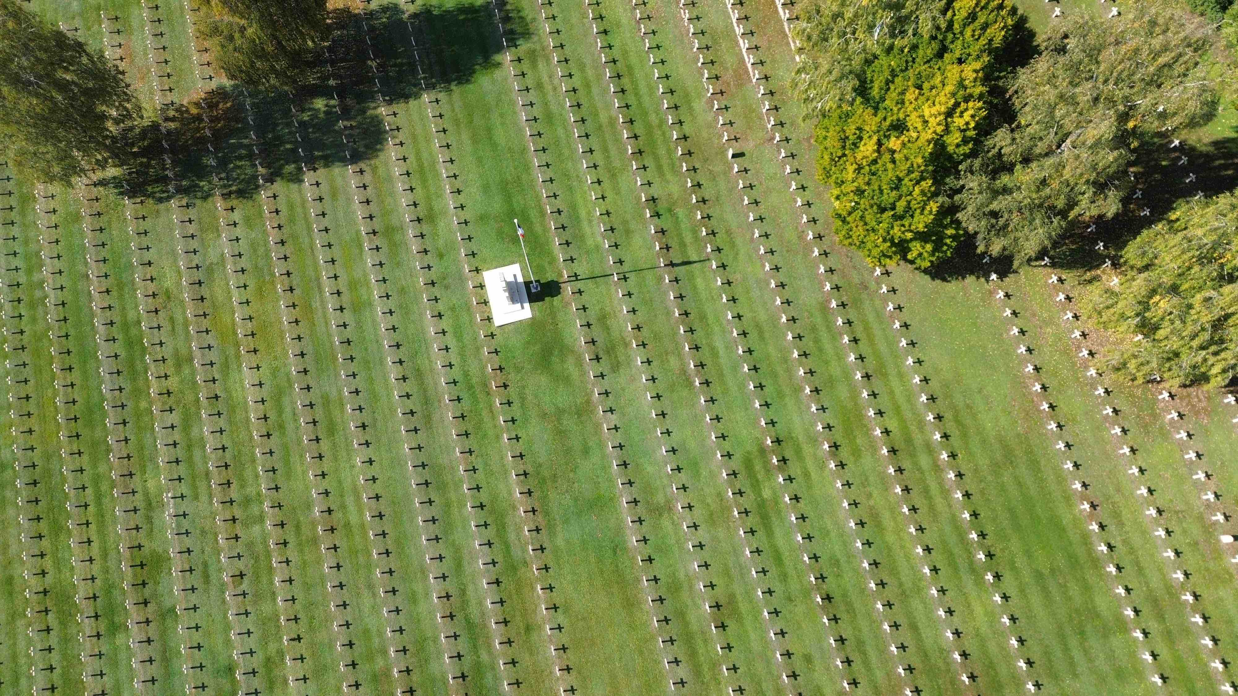 NN G Centre drapeau.jpg