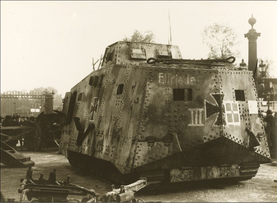 A7V n° 562 Elfriede – (P.P.) 4C-EPF-004-0824 -- .jpg