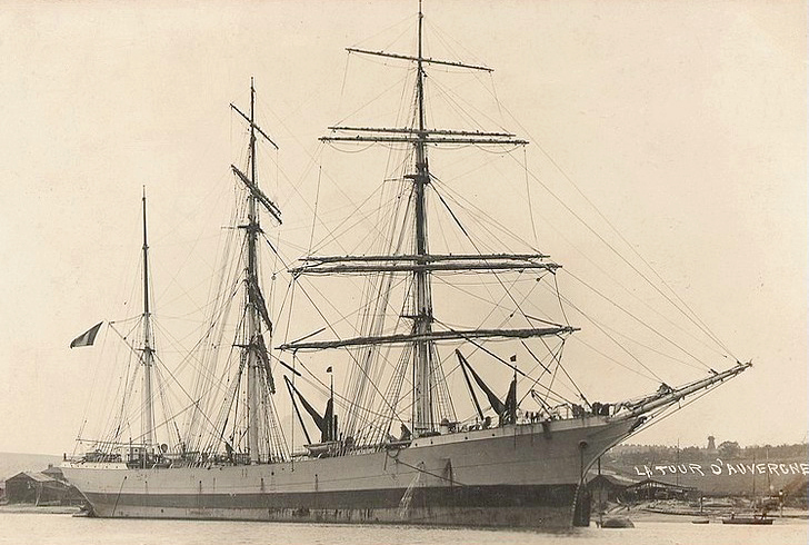 LA TOUR D'AUVERGNE – Trois-mâts barque – I –  .jpg