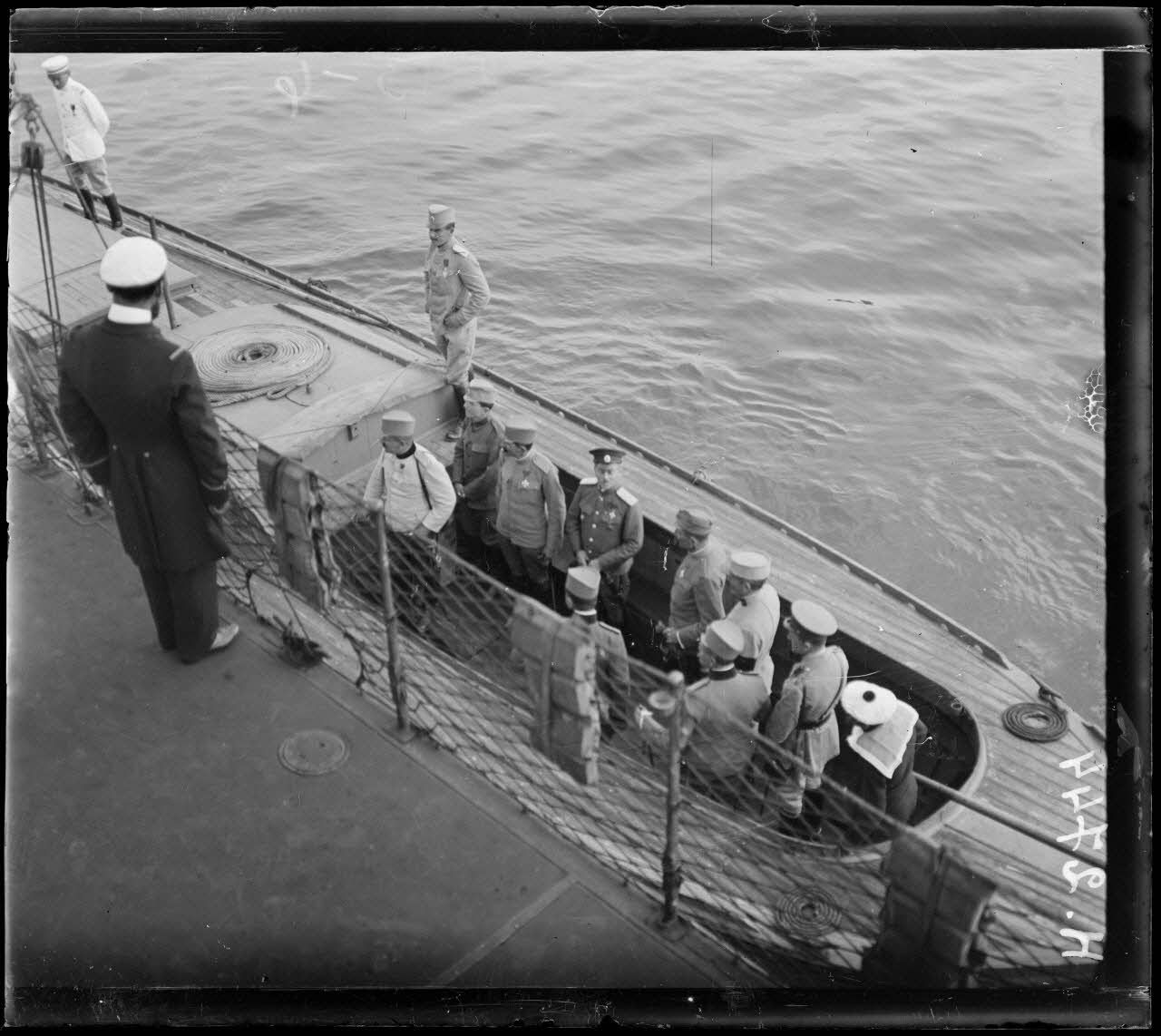 Corfou. A bord de l'Opiniatre. Les généraux Bogovitch et Antanonoff.