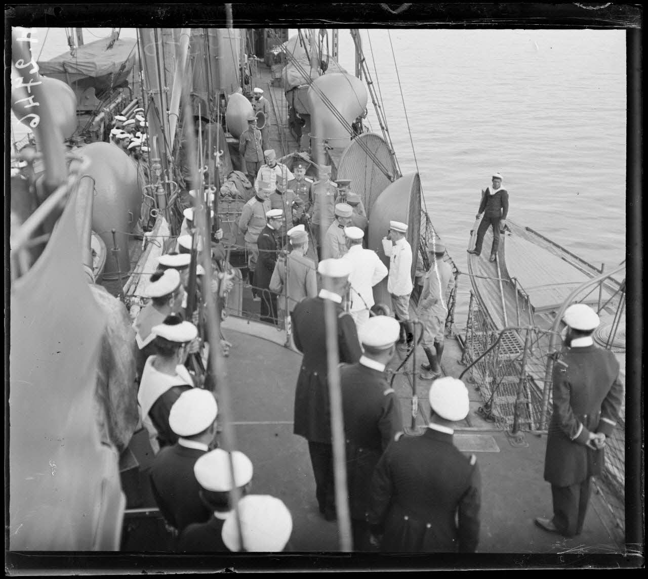 Corfou. A bord de l'Opiniatre. Les généraux Bogovitch et Antanonoff.