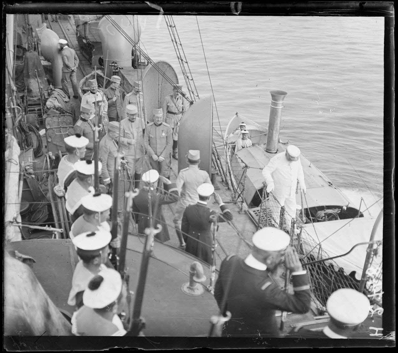 Corfou. A bord de l'Opiniatre. L'amiral de Gueydon quitte le bord.