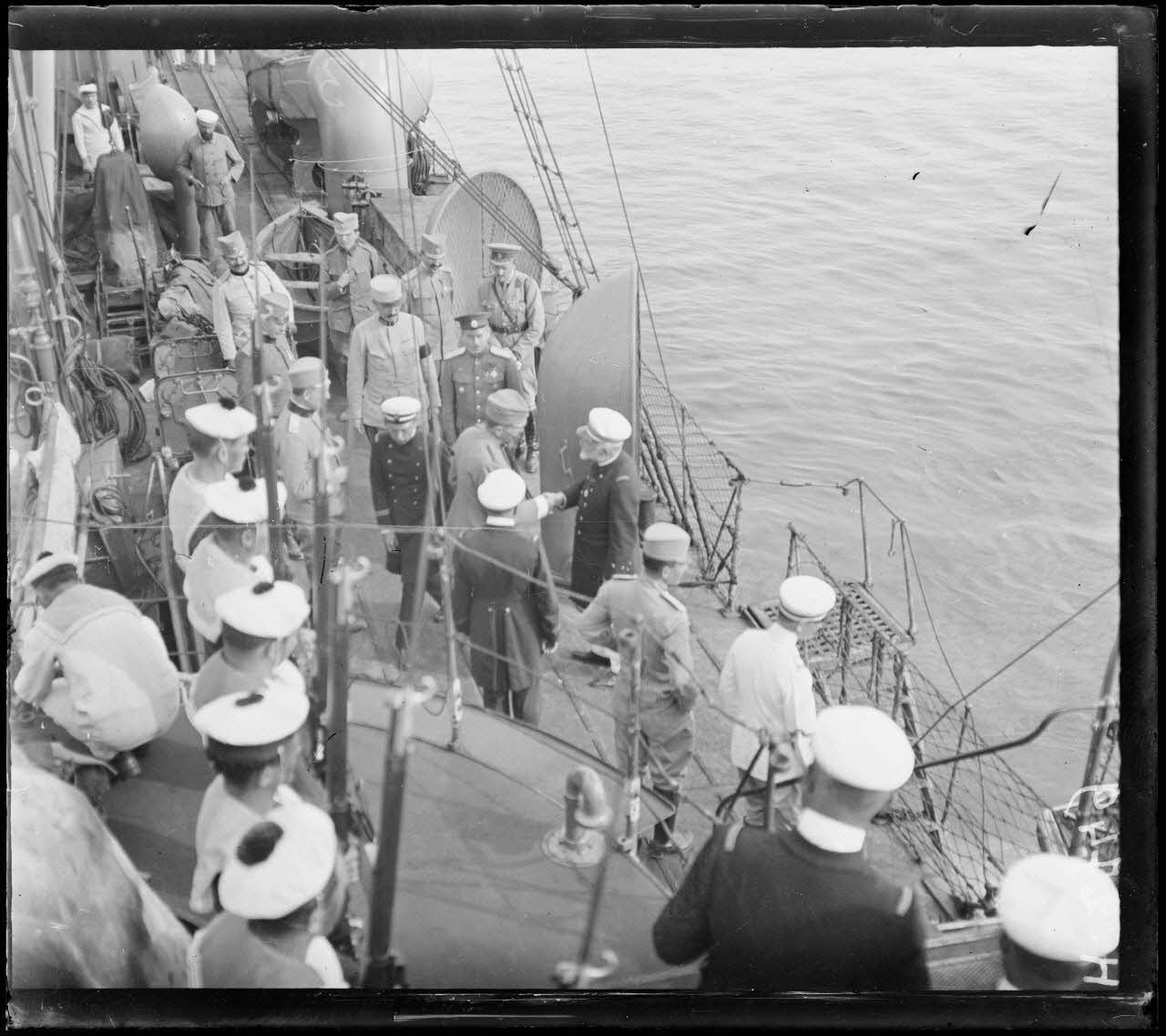 Corfou. A bord de l'Opiniatre. L'amiral Charlier vient saluer le général Bogovitch.