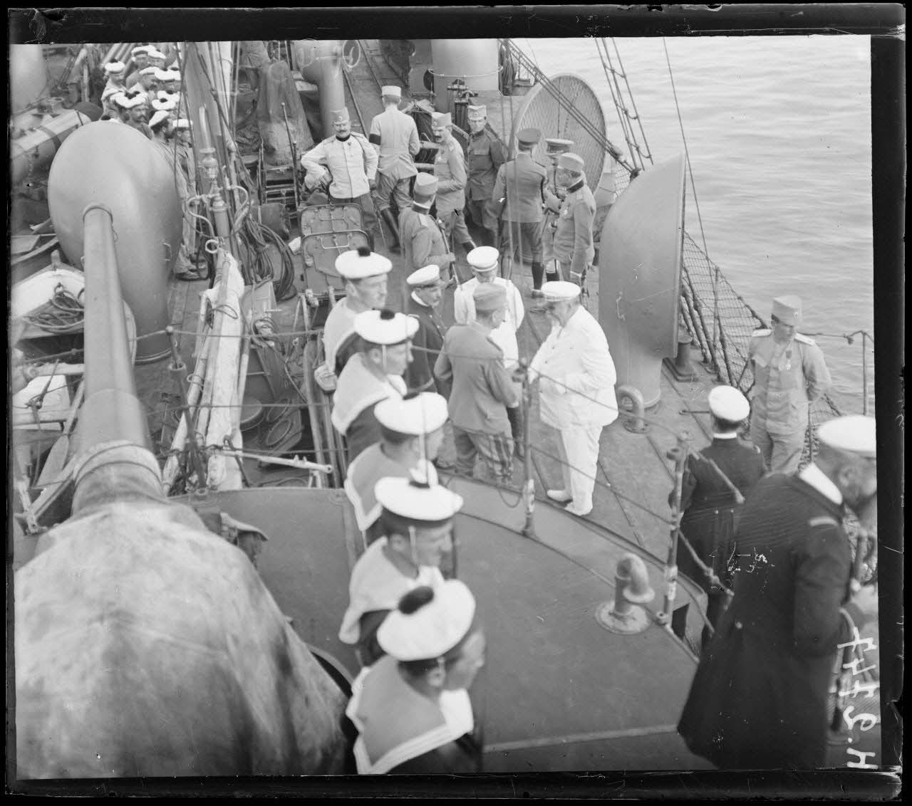 Corfou. L'amiral de Gueydon prend congé.