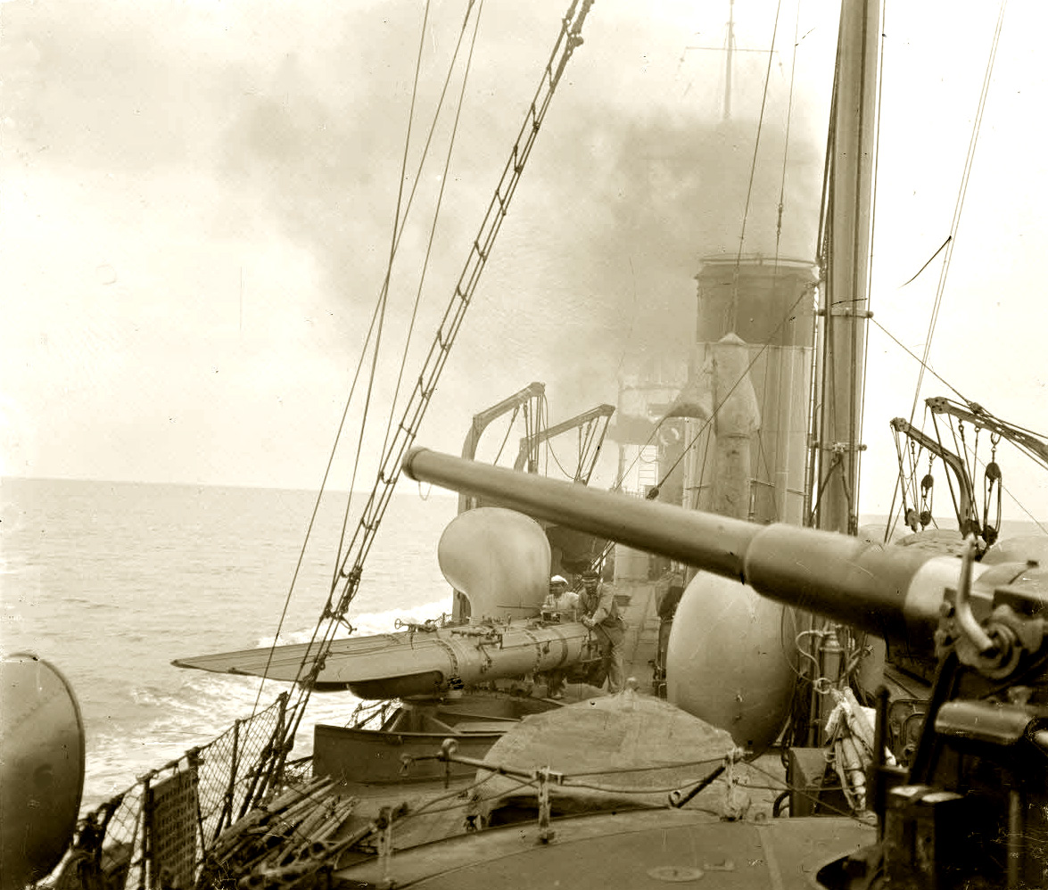 OPINIÂTRE – Torpilleur d’escadre, ex-argentin – 2757 – .jpg