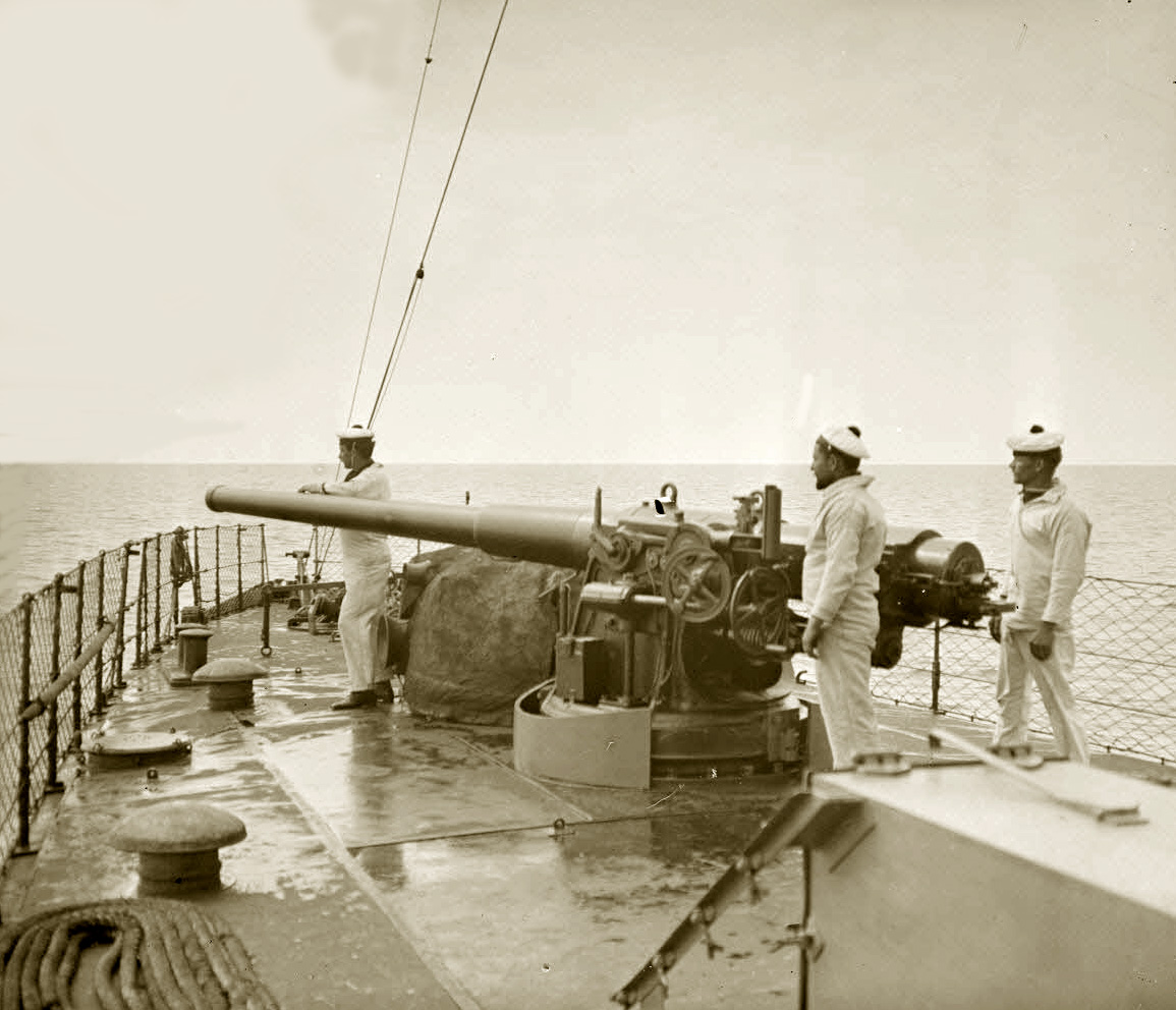 OPINIÂTRE – Torpilleur d’escadre, ex-argentin – 2755 – .jpg