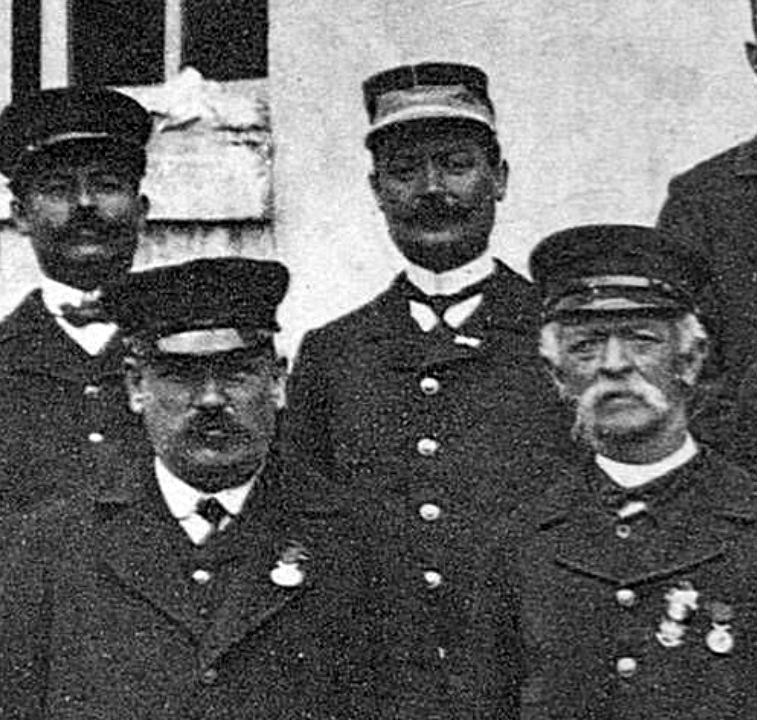 1909 Garçons d'école 3.jpg