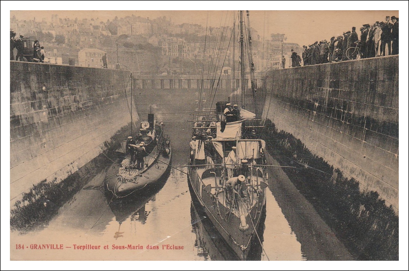 Torpilleur TRAMONTANE Sous marin TRITON Granville.jpg