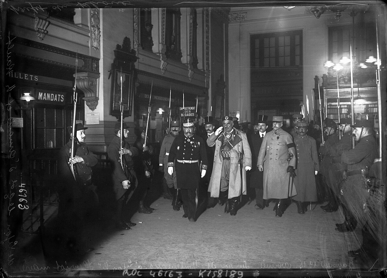 (24)_janvier_1916,_arrivée_du_roi_de_Monténégro_à_Lyon,_Mr_Herriot_maire_de_Lyon,_le_général_d'Amade_et_Mr_Rault_préfet_du_Rhône_-_btv1b6945648d.jpg
