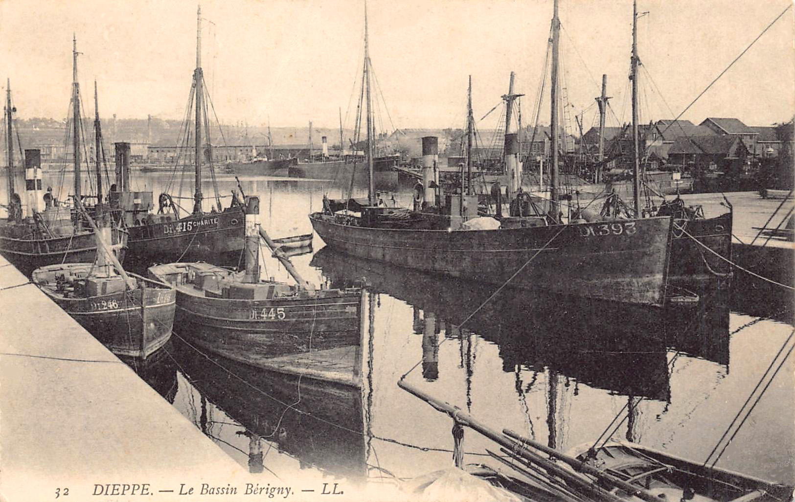 CHARITÉ – Chalutier dieppois Di 415 – I  –  .jpg