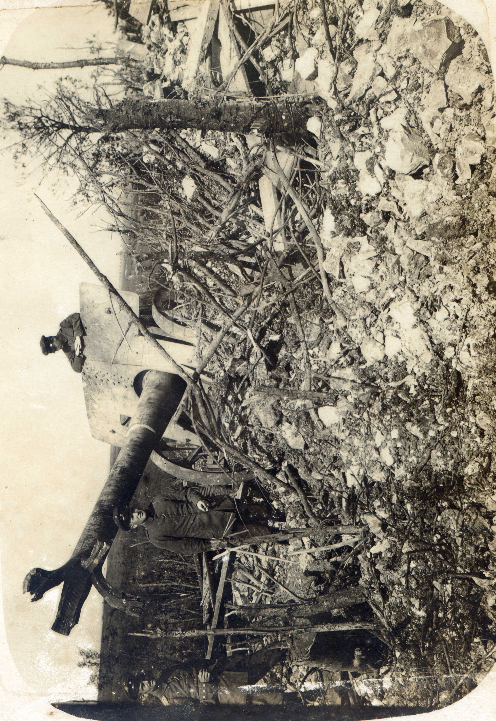 15 cm SKL 40 Hamburg éclaté 27 mai 1918.jpg