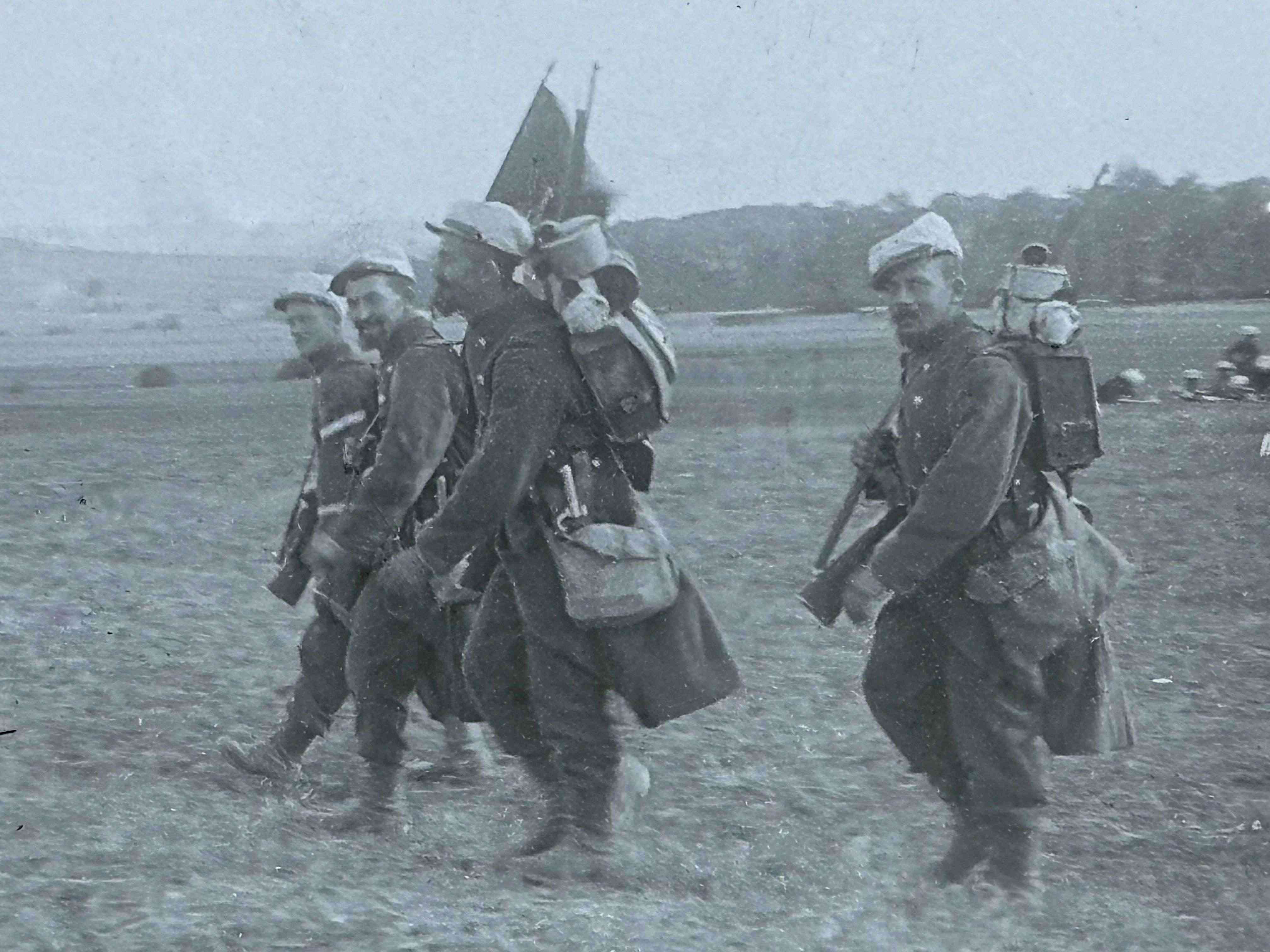French troops with flag 1bbb.jpg