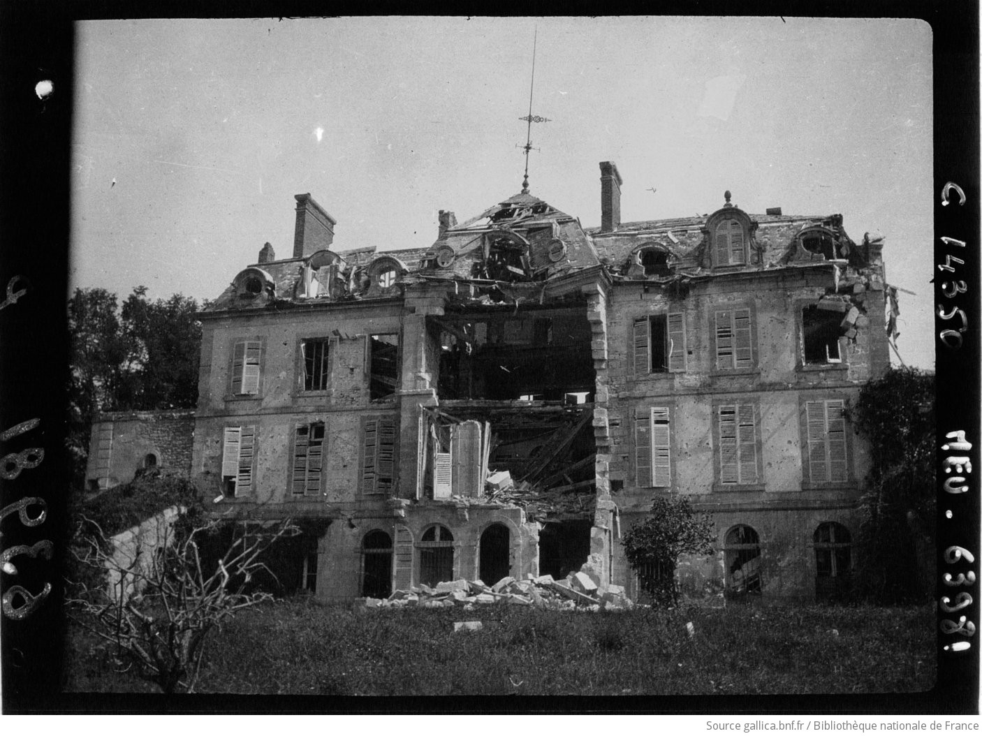 Château de Toussicourt. Photo agence Meurisse 1917. Source BnF / Gallica.