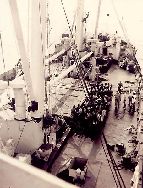 Équipage sénégalais d'un cargo africain de 1948.jpg