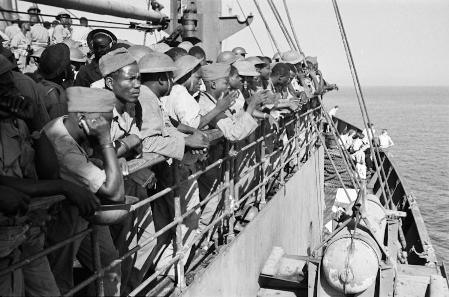 Débarquement de Provence, 15 août 1944, ce sont des africains et arabes qui libérent la Provence.jpg