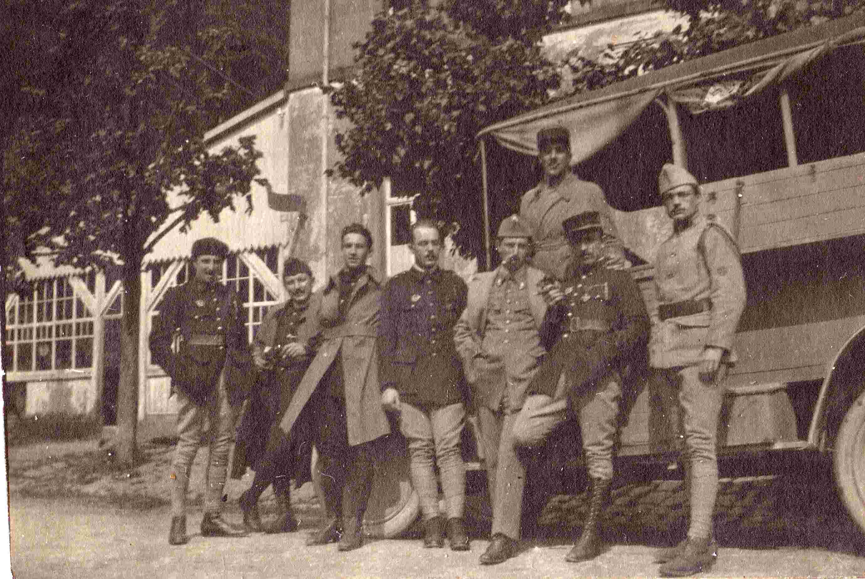 Blaise Chambonnière <br />2 eme à gauche<br />le 13 juillet 1919<br />date marqué sur photo !<br />camarade à identifier...