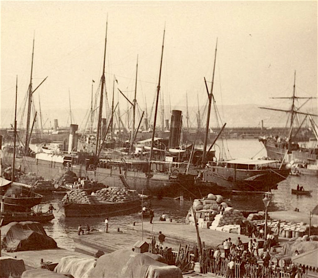 Le cargo AUVERGNE à la Joliette vers 1880.jpg