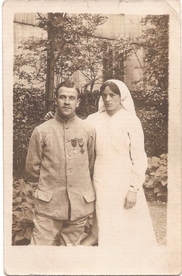1917-14-07 recto FR et infirmière allégée.jpg