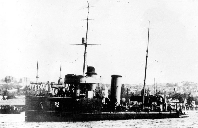 KAPITAN SAKEN 1919  R2 à Istanbul.jpg
