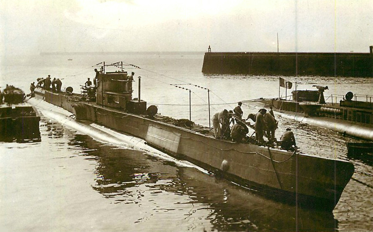 VICTOR-RÉVEILLÉ - Sous-marin - xx - .jpg