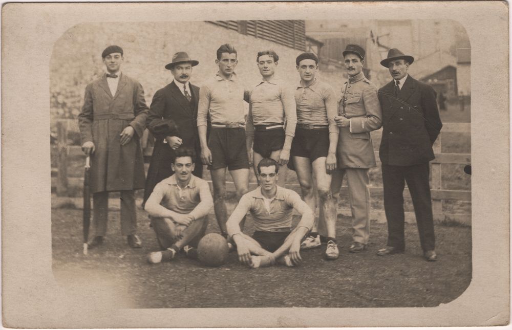 CPA_5_joueurs_1_Militaire_Marseille_1000.jpg